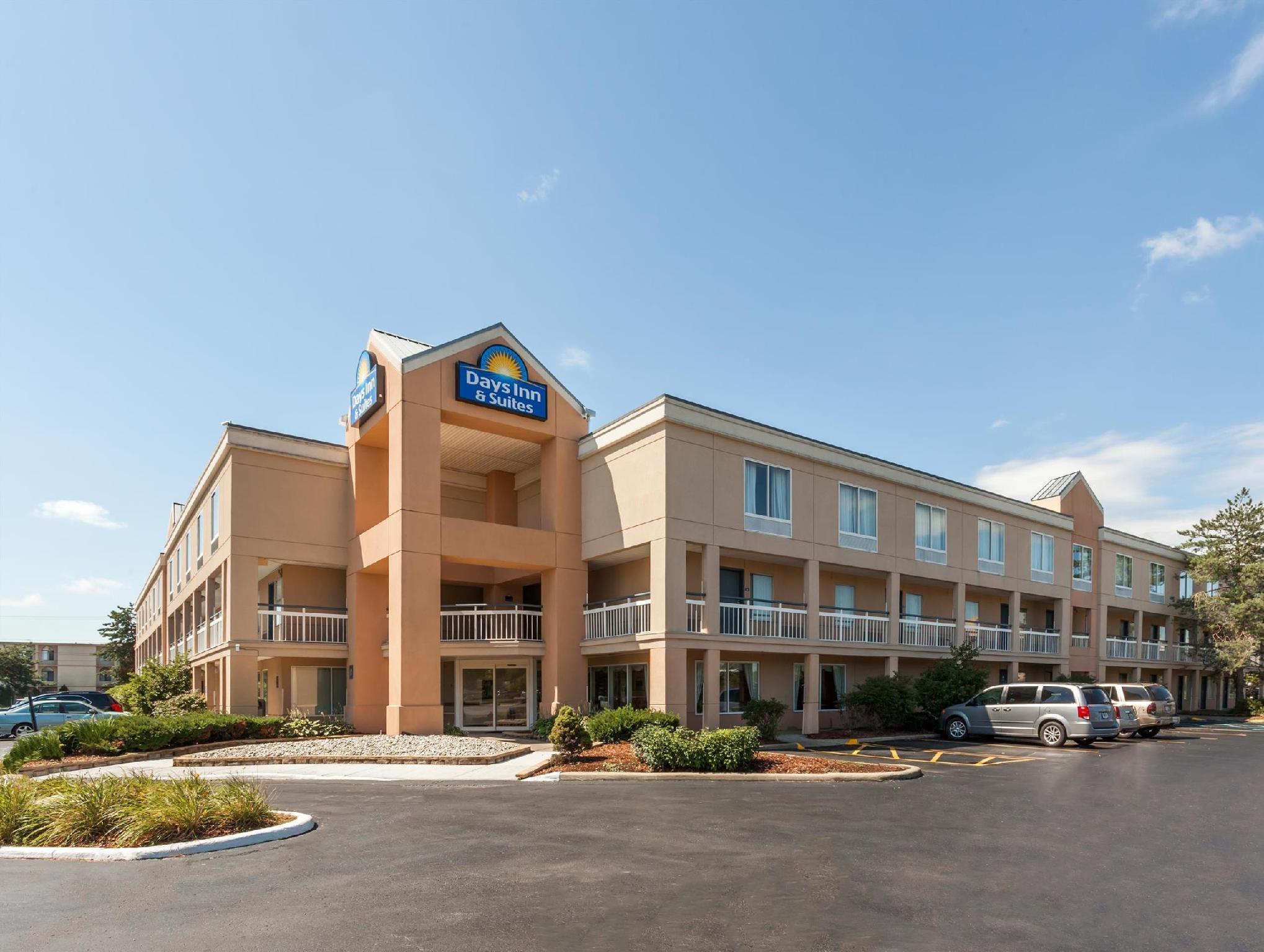Days Inn & Suites By Wyndham Warren Exterior photo