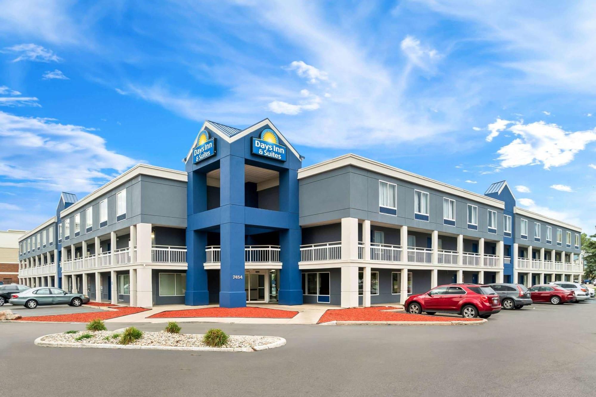 Days Inn & Suites By Wyndham Warren Exterior photo
