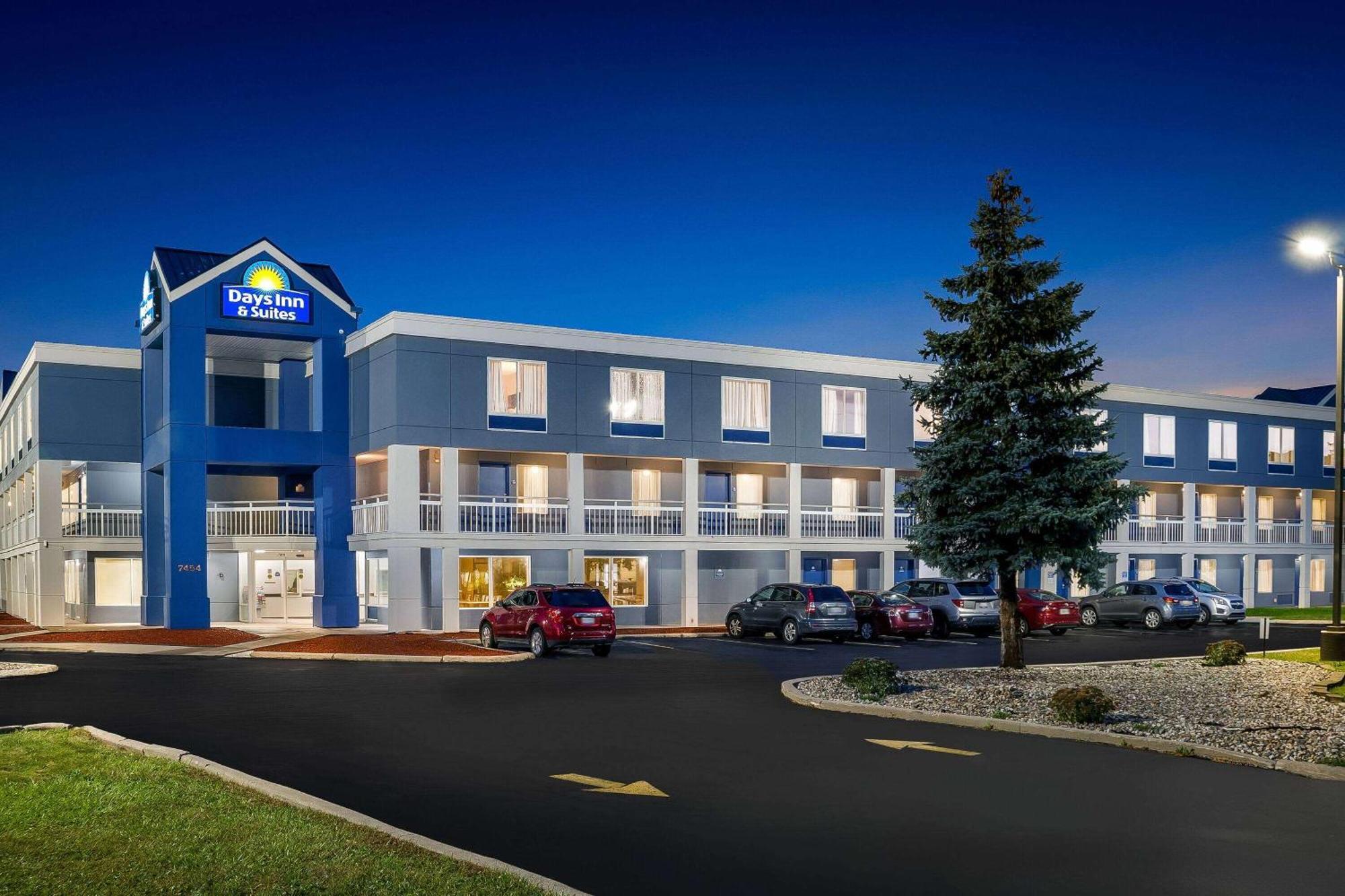 Days Inn & Suites By Wyndham Warren Exterior photo